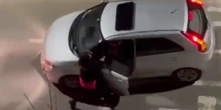 MUJER ACUSA QUE CONDUCTOR DE APLICACIÓN LA AGREDIÓ FÍSICAMENTE