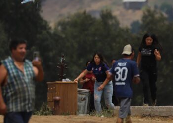 [Audio] "Nos bombardearon con lacrimógenas y balines", acusa pobladora de megatoma de San Antonio