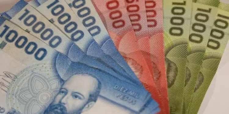 Desde este 1 de enero sube el sueldo mínimo en Chile: ¿Volverá a aumentar durante el año?