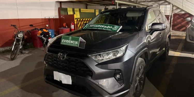 Detectan vehículo robado con patente adulterada en La Serena: un detenido