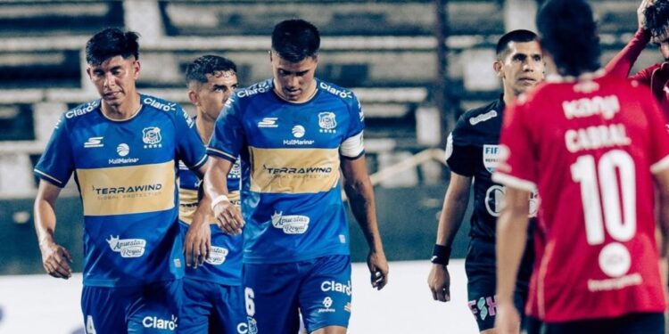 Everton perdió una guerra de goles ante Independiente en la Serie Río de La Plata