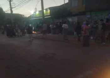 Familia y cercanos realizan velatón en memoria de joven víctima de presunto femicidio en Coquimbo