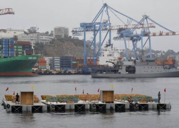 [Fotos] Autoridades inspeccionaron plataformas para show pirotécnico en Valparaíso