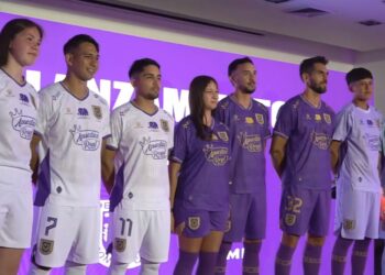 [Fotos] Deportes Concepción presentó sus camisetas para el regreso a Primera División