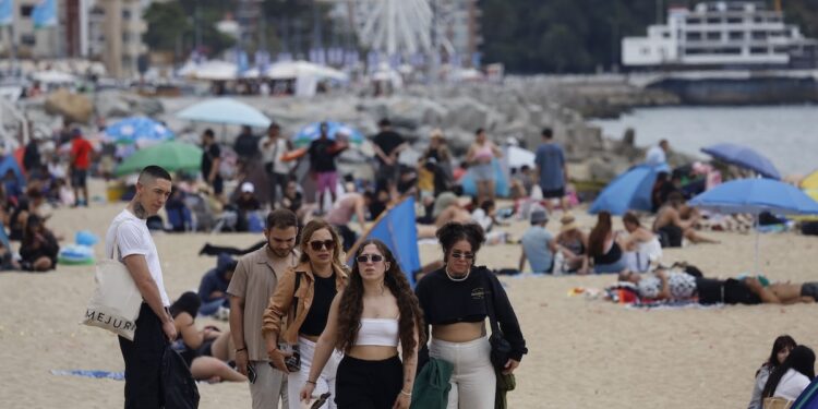 [Fotos] Visitantes disfrutaron la primera tarde del año en el borde costero de Viña del Mar