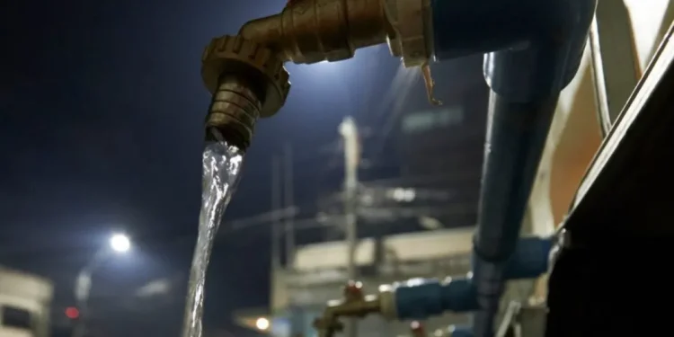 Informan sobre corte de agua programado nocturno en sector céntrico de La Serena