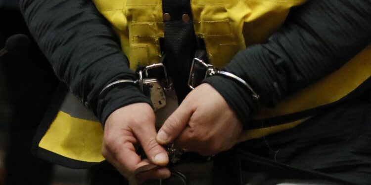 Padres quedan en prisión preventiva por encierro y abusos contra sus nueve hijos en Valparaíso