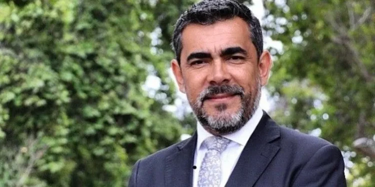 Periodista sufre el robo de su celular de alta gama mientras realizaba cobertura en Los Vilos