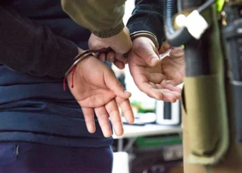 Portaban armas: Dos menores de edad son detenidos tras persecución en el Faro Monumental