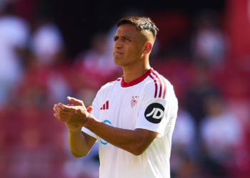 Sevilla descartó partida de Alexis Sánchez al fútbol brasileño
