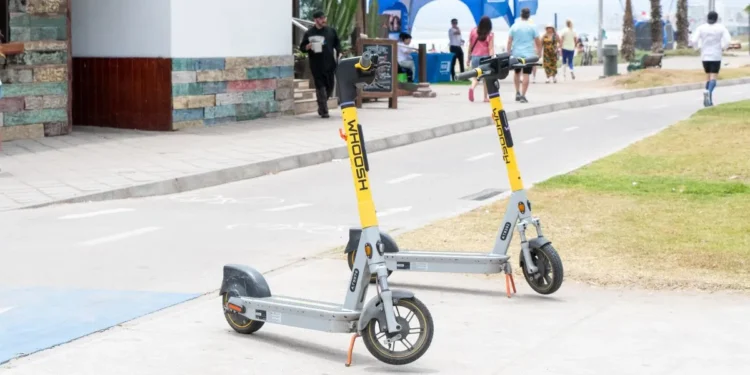 Turistas y residentes de La Serena y Coquimbo en la mira por mal uso de scooters eléctricos