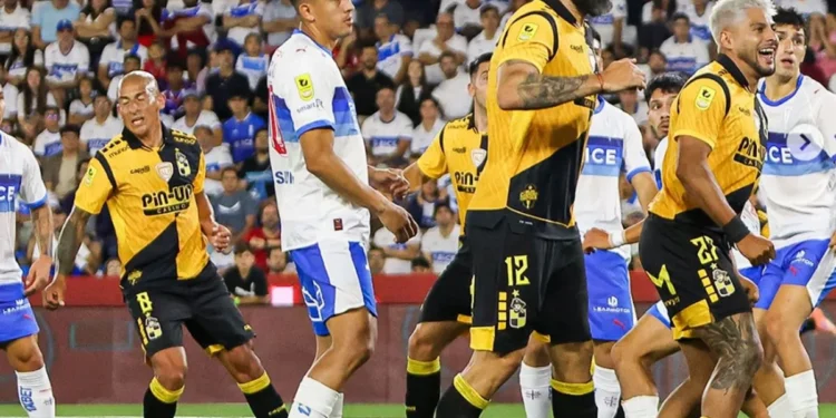 Coquimbo Unido no pudo aguantar la ventaja ante la UC