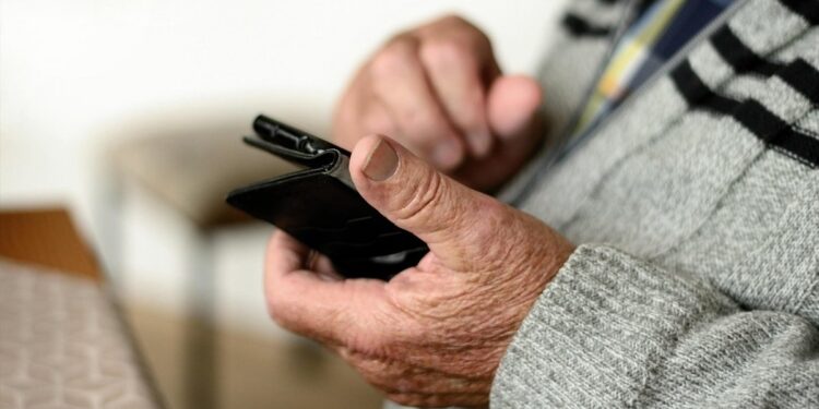 "Cuento del tío": Adultos mayores sufrieron robo de bienes en Valparaíso