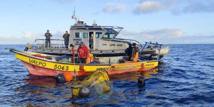 Dos botes pesqueros chocaron en la Región de Valparaíso