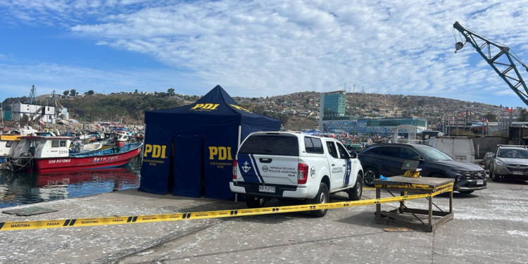 Indagan hallazgo de un cuerpo en la bahía de San Antonio