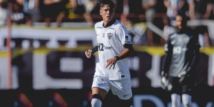 La FIFA obligó a Atlético Mineiro a pagar millonaria suma a Palestino por Iván Román