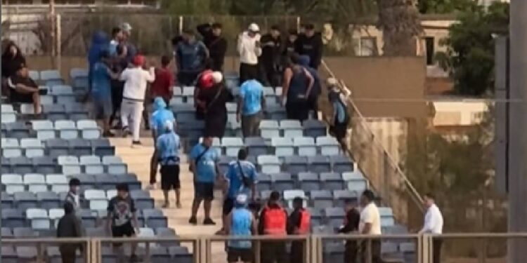 [VIDEO] Copa Chile: Hinchas de Iquique protagonizaron incidentes en Arica