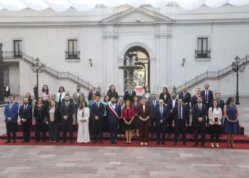 Boric se despide de La Moneda con fotografías junto a ministros y subsecretarios