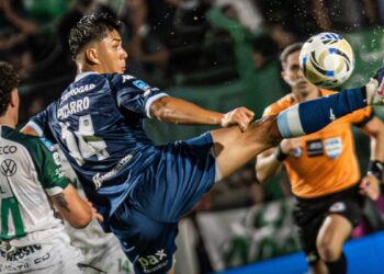 Damián Pizarro fue titular en discreto empate de Racing ante Sarmiento