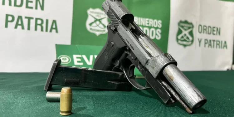 Decomisan arma y detienen a tres sujetos en Coquimbo