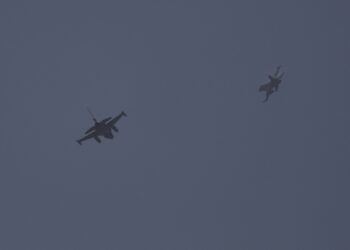 [Fotos] Cazas F-16 de la FACh concentraron miradas en Valparaíso