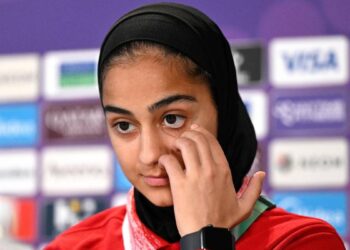 Futbolista iraní rompió en llanto por la guerra: Espero que mi país esté vivo