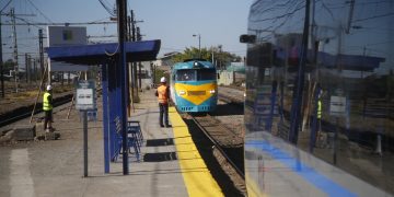 Retiro de contrato del tren Santiago-Valparaíso desató críticas de autoridades regionales