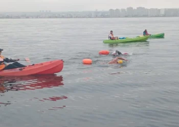 Un nuevo hito en aguas abiertas: Travesía histórica une La Serena y Coquimbo a puro pulmón