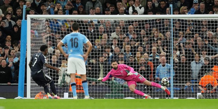 Vinicius aplaca el intento de rebelión del Manchester City | Fútbol | Deportes